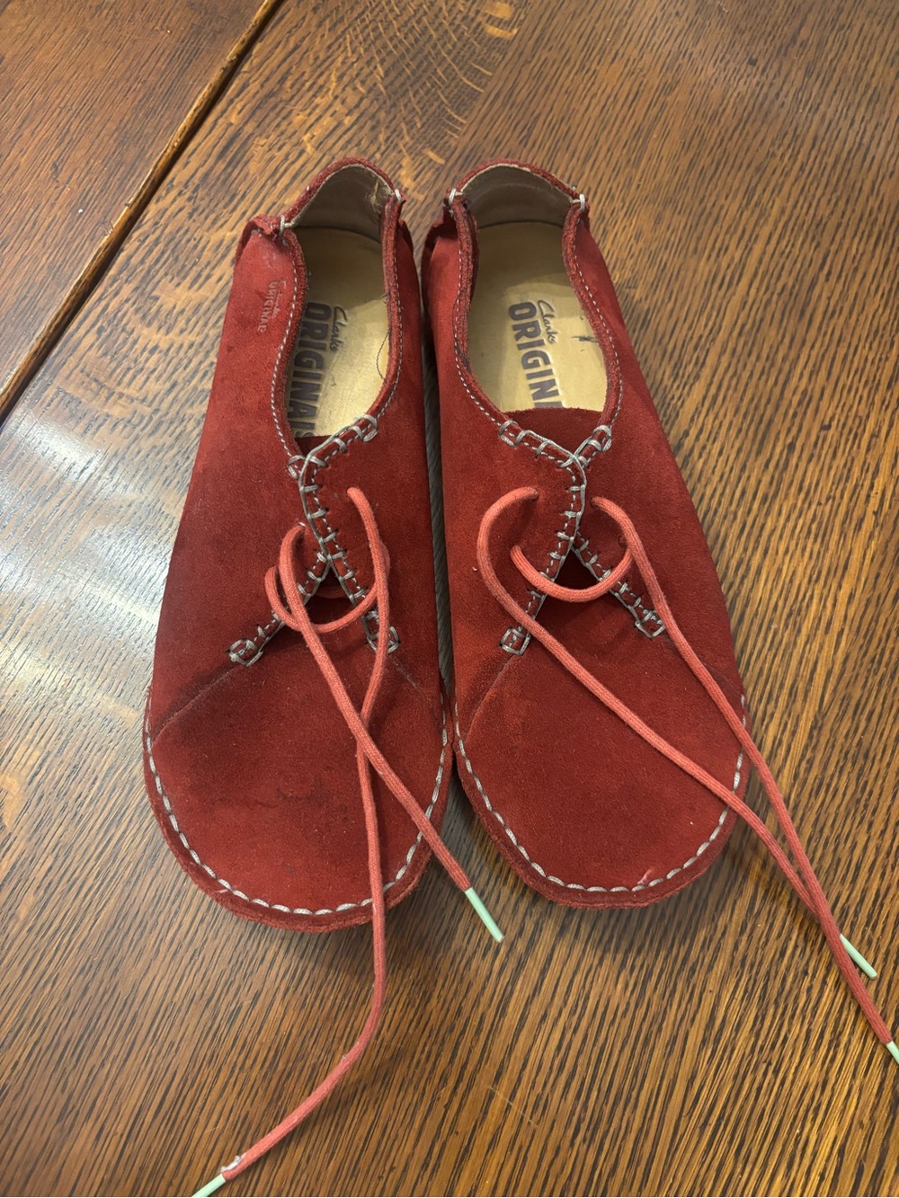 Women’s Clarks Originals Faraway Fields Red Suede Moccasins Size 8